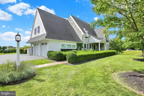 Exterior - 640 Snyder Rd, Lititz, PA 17543 photo 3 of 14