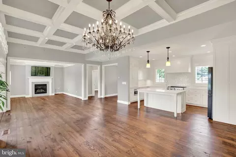 Living - 640 Snyder Rd, Lititz, PA 17543 photo 1 of 7