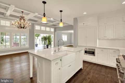 Kitchen - 640 Snyder Rd, Lititz, PA 17543 photo 3 of 4