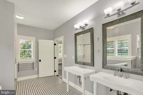 Bath - 640 Snyder Rd, Lititz, PA 17543 photo 3 of 5