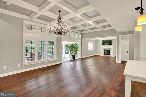 Living - 640 Snyder Rd, Lititz, PA 17543 photo 2 of 7
