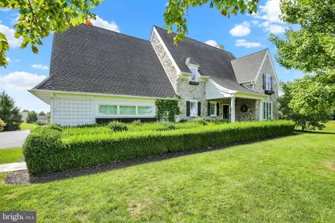 Exterior - 640 Snyder Rd, Lititz, PA 17543 photo 4 of 14