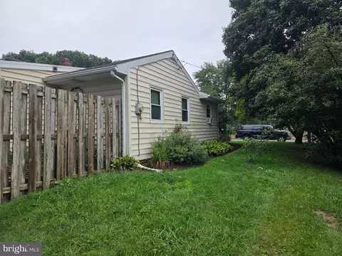 Exterior - 340 E Marion St, Lititz, PA 17543 photo 3 of 5