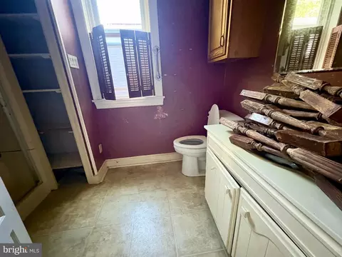 Bath - 208 Ruby St, Lancaster, PA 17603 photo 2 of 3