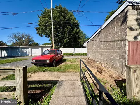 Exterior - 208 Ruby St, Lancaster, PA 17603 photo 7 of 10