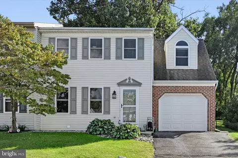 35 Park Ridge Dr, Elizabethtown, PA 17022