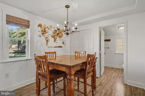 Dining - 109 Leaman St, Lititz, PA 17543 photo 2 of 2