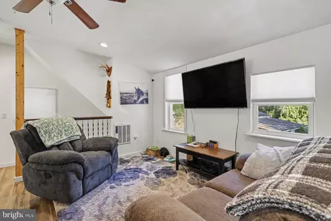 Entry Way - 109 Leaman St, Lititz, PA 17543 photo 4 of 4