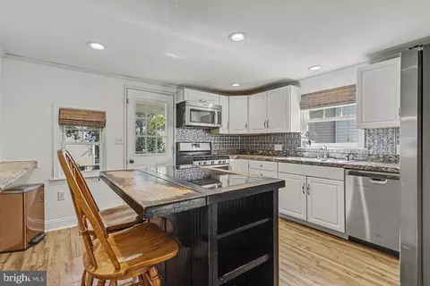 Kitchen - 109 Leaman St, Lititz, PA 17543 photo 2 of 5