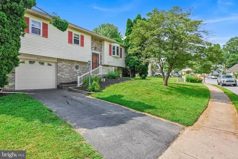1915 Wilderness Rd, Lancaster, PA 17603