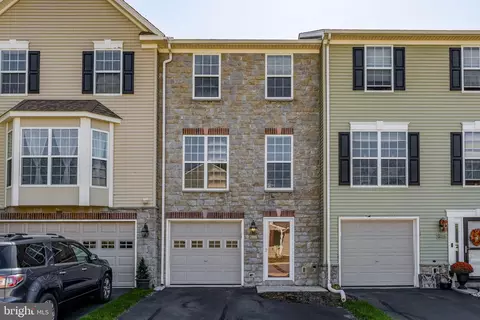 296 Red Cedar Ln, Marietta, PA 17547