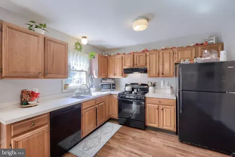 Kitchen - 2 Brookview Dr, Lititz, PA 17543 photo 1 of 3