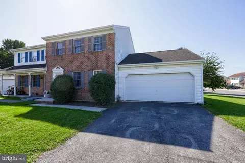Exterior - 2 Brookview Dr, Lititz, PA 17543 photo 4 of 7