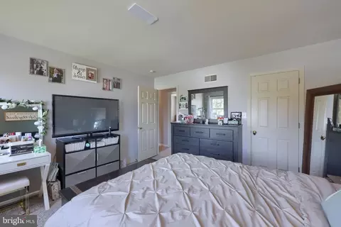 Bedroom - 2 Brookview Dr, Lititz, PA 17543 photo 2 of 5