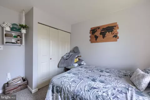 Bedroom - 2 Brookview Dr, Lititz, PA 17543 photo 4 of 5
