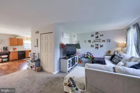 Entry Way - 2 Brookview Dr, Lititz, PA 17543 photo 4 of 5