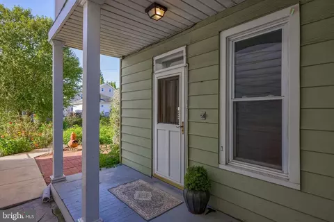 Exterior - 26 W Orange St, Lititz, PA 17543 photo 5 of 11