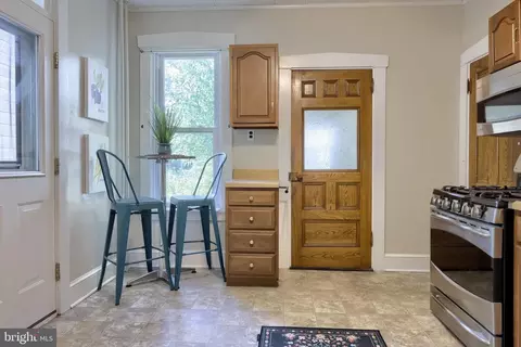 Entry Way - 26 W Orange St, Lititz, PA 17543 photo 4 of 11