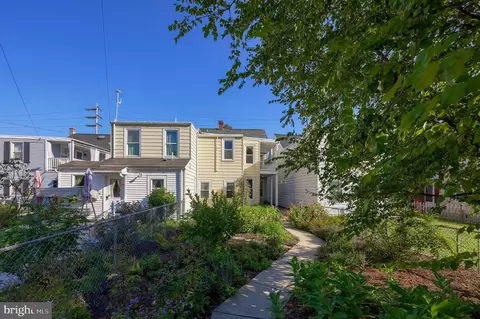 Exterior - 26 W Orange St, Lititz, PA 17543 photo 6 of 11