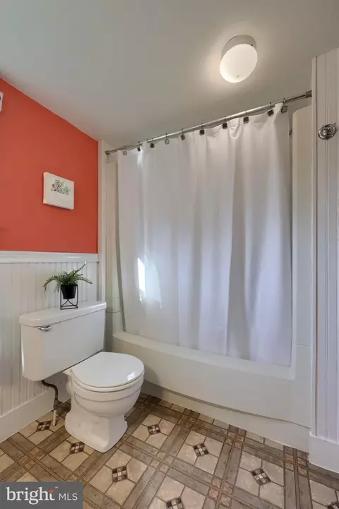 Bath - 26 W Orange St, Lititz, PA 17543 photo 2 of 2
