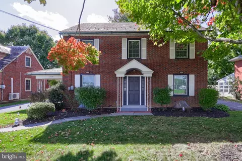 1720 W Main St, Ephrata, PA 17522