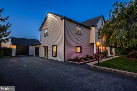 Exterior - 631 12 W Orange St, Lititz, PA 17543 photo 18 of 26