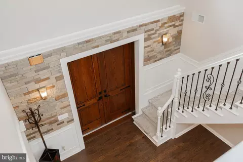 Entry Way - 631 12 W Orange St, Lititz, PA 17543 photo 6 of 7