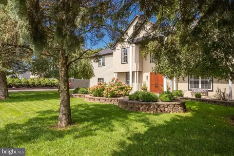 Exterior - 631 12 W Orange St, Lititz, PA 17543 photo 4 of 26