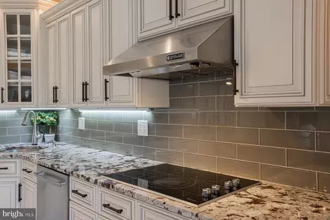 Kitchen - 631 12 W Orange St, Lititz, PA 17543 photo 7 of 8