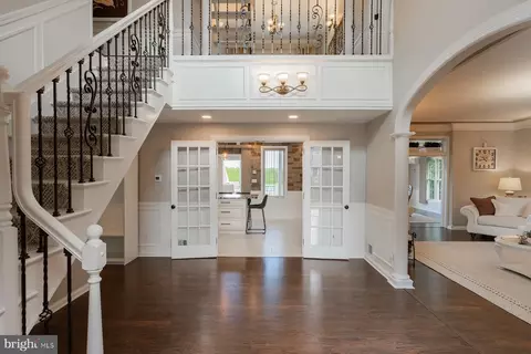 Entry Way - 631 12 W Orange St, Lititz, PA 17543 photo 3 of 7