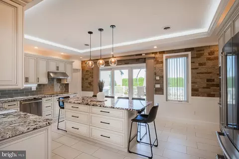 Kitchen - 631 12 W Orange St, Lititz, PA 17543 photo 4 of 8