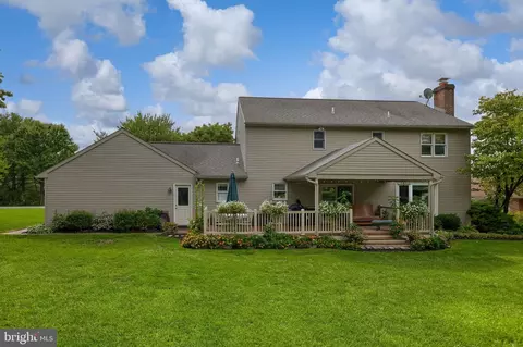 Exterior - 24 Countryside Ln, Lititz, PA 17543 photo 5 of 8