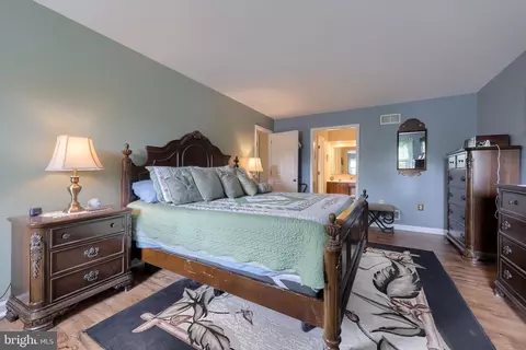 Bedroom - 24 Countryside Ln, Lititz, PA 17543 photo 2 of 5
