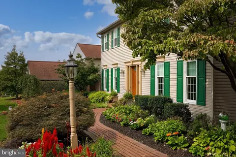 Exterior - 24 Countryside Ln, Lititz, PA 17543 photo 4 of 8