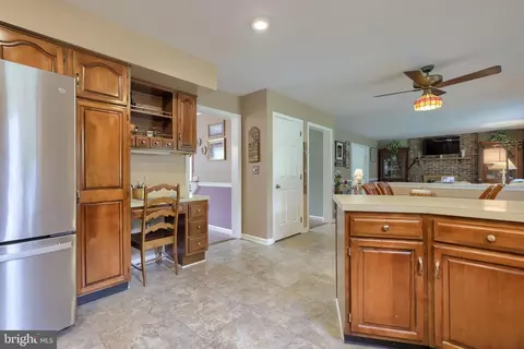 Entry Way - 24 Countryside Ln, Lititz, PA 17543 photo 3 of 8