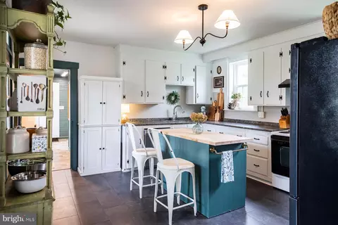 107 W Sun Hill Rd, Manheim, PA 17545