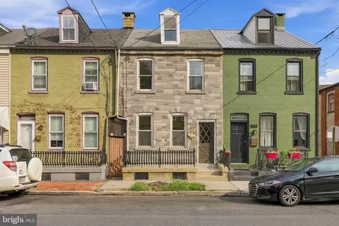 27 W New St, Lancaster, PA 17603