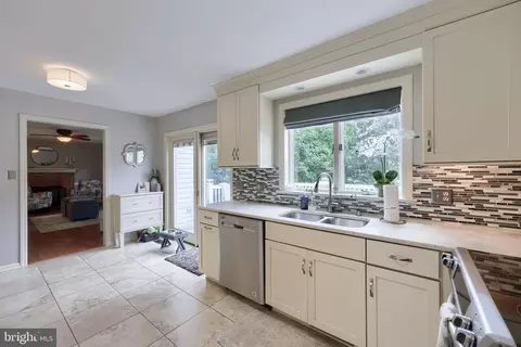 Kitchen - 3 Brookfield Rd, Lititz, PA 17543 photo 2 of 3
