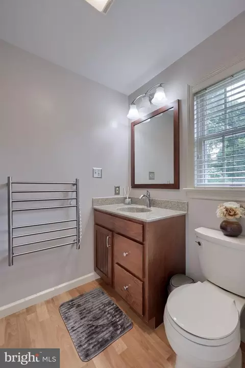 Bath - 3 Brookfield Rd, Lititz, PA 17543 photo 3 of 4