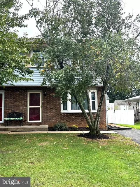 444 S Plum St, Mount Joy, PA 17552