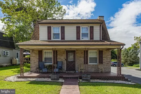 233 E Fulton St, Ephrata, PA 17522