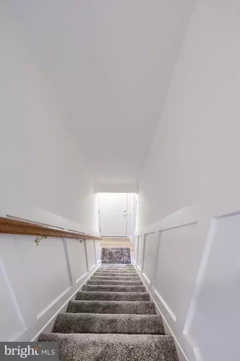 Entry Way - 710 Keller Dr, Lititz, PA 17543 photo 4 of 4