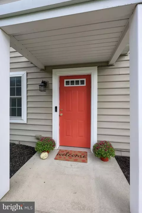 Exterior - 710 Keller Dr, Lititz, PA 17543 photo 2 of 5