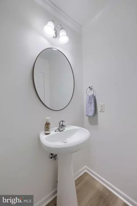 Bath - 710 Keller Dr, Lititz, PA 17543 photo 1 of 5