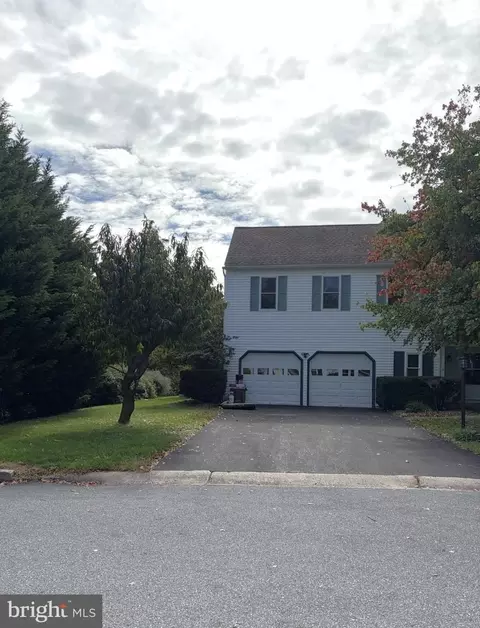 2836 O Henry Cir, Lancaster, PA 17601