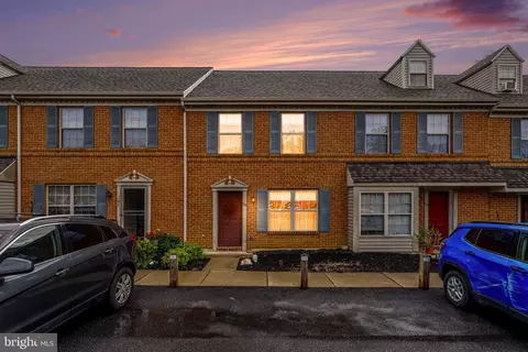 306 Meetinghouse Ln, Lancaster, PA 17601
