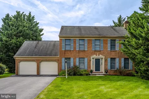 504 Spring Hollow Dr, New Holland, PA 17557