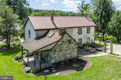 6380 Division Hwy, Narvon, PA 17555