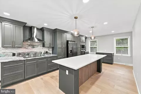 Kitchen - 39 Brookwood Dr, Lititz, PA 17543 photo 8 of 8