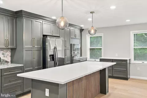 Kitchen - 39 Brookwood Dr, Lititz, PA 17543 photo 3 of 8